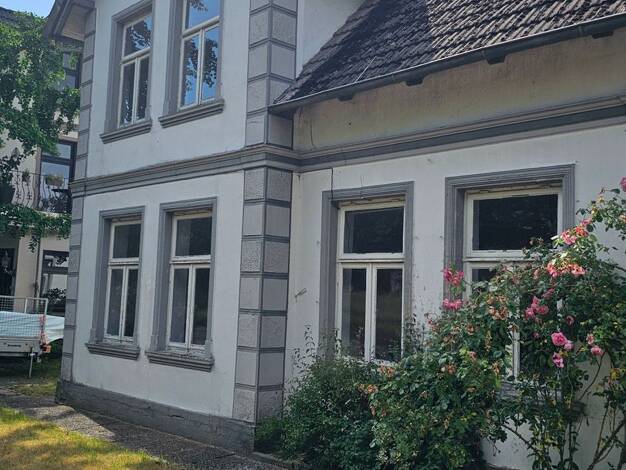 Villa zum Kauf 159.000 € 5 Zimmer 130 m² 627 m² Grundstück frei ab sofort Basbeck Hemmoor 21745