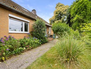 Einfamilienhaus zur Miete 2.000 € 6 Zimmer 135 m² 756 m² Grundstück frei ab 01.10.2025 Reinbek 21465