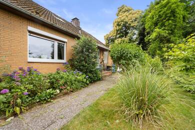 Einfamilienhaus zur Miete 2.000 € 6 Zimmer 135 m² 756 m² Grundstück frei ab 01.10.2025 Neuschönningstedt Reinbek 21465