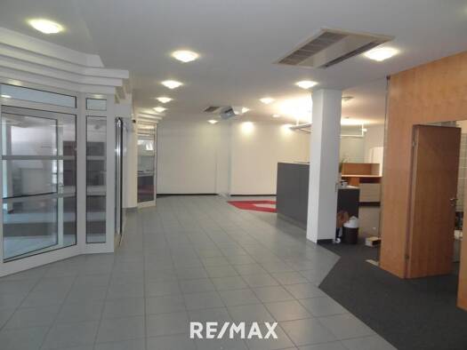 Laden zum Kauf 345,4 m² Verkaufsfläche Innsbruck 6020