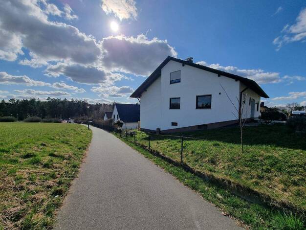 Mehrfamilienhaus zum Kauf 549.000 € 6 Zimmer 219,5 m² 590 m² Grundstück frei ab sofort Ezelsdorf Burgthann 90559