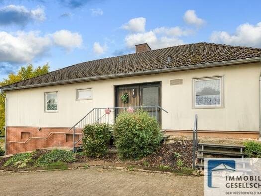 Einfamilienhaus zum Kauf 210.000 € 6 Zimmer 131 m² 970 m² Grundstück frei ab sofort Stahlhofen 56412