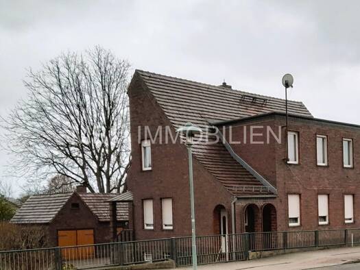 Einfamilienhaus zum Kauf 259.800 € 7 Zimmer 222,3 m² 991 m² Grundstück Großräschen 01983