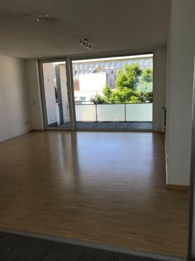 Wohnung zur Miete 930 € 2 Zimmer 67 m²<br/>Wohnfläche 2.<br/>Geschoss 01.04.2025<br/>Verfügbarkeit Schmiden Fellbach 70736