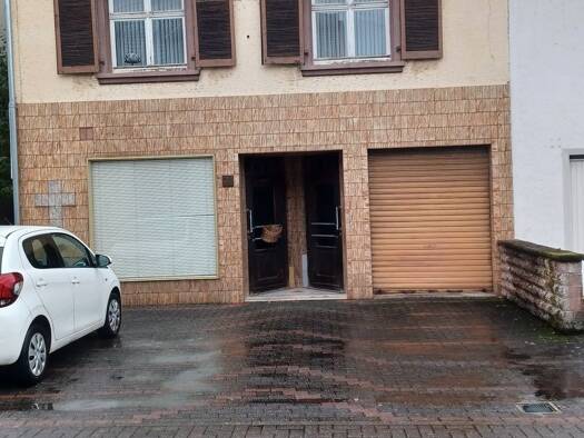 Immobilie zum Kauf 105.000 € 7 Zimmer 240 m² 440 m² Grundstück frei ab sofort Rehlingen Rehlingen-Siersburg 66780