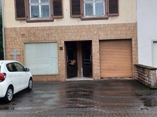 Immobilie zum Kauf 105.000 € 7 Zimmer 240 m² 440 m² Grundstück frei ab sofort Rehlingen Rehlingen-Siersburg 66780