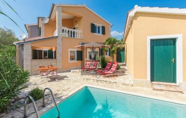 Haus zum Kauf 465.000 € 4 Zimmer 106 m² 323 m² Grundstück Porec center