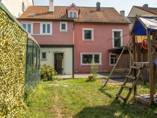 Reihenmittelhaus zum Kauf 220.000 € 6 Zimmer 180 m² 785 m² Grundstück Landau Landau an der Isar 94405