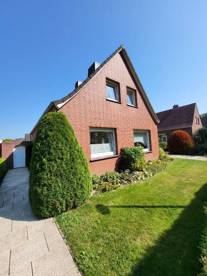 Einfamilienhaus zum Kauf 129.000 € 5 Zimmer 78 m²<br/>Wohnfläche 684 m²<br/>Grundstück ab sofort<br/>Verfügbarkeit Borßum / Hilmarsum Emden 26725