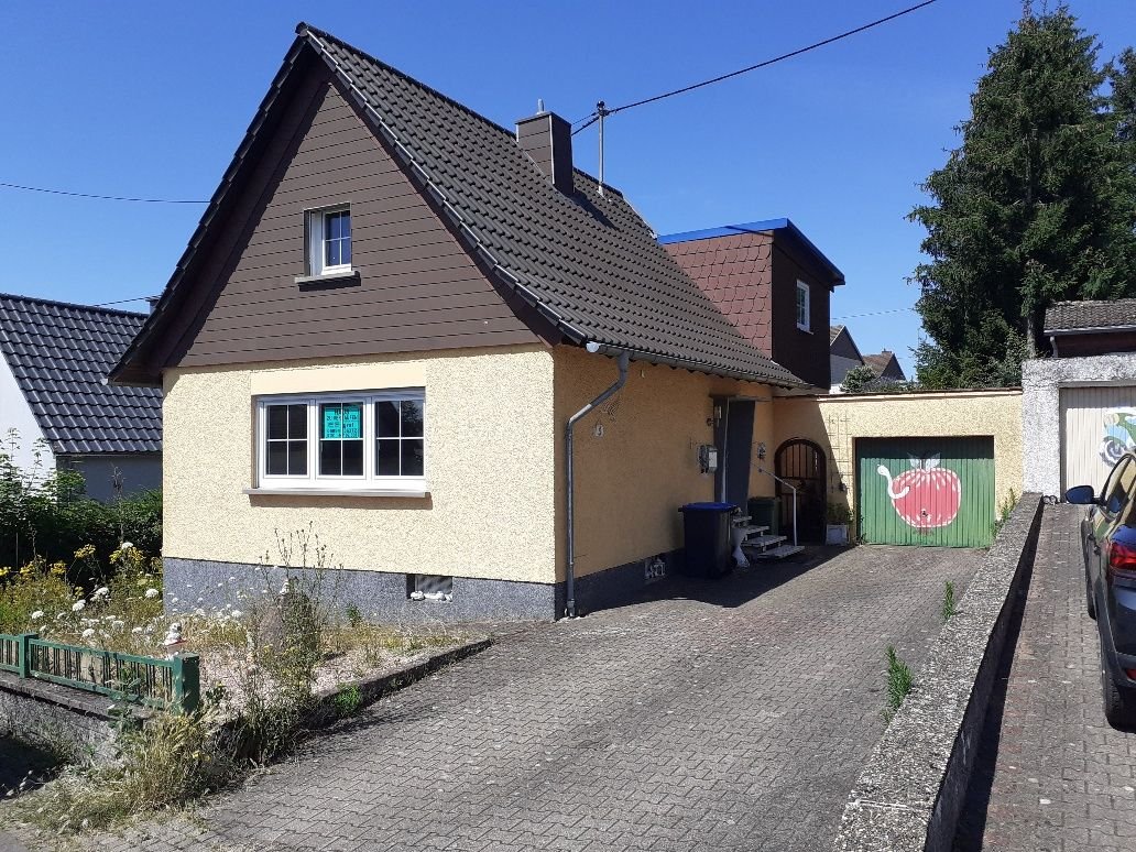 Einfamilienhaus zum Kauf 195.000 € 3,5 Zimmer 155 m²<br/>Wohnfläche 750 m²<br/>Grundstück ab sofort<br/>Verfügbarkeit Hermann-Röchling-Höhe Völklingen 66333