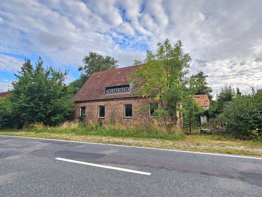Einfamilienhaus zum Kauf 65.000 € 8 Zimmer 195,2 m² 2.139 m² Grundstück Kienitz Letschin 15324