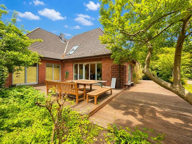 Einfamilienhaus zum Kauf 1.100.000 € 10 Zimmer 336 m² 1.229 m² Grundstück Pinneberg 25421