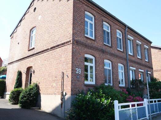 Haus zum Kauf 1.250.000 € 4 Zimmer 125 m² 1.792 m² Grundstück Eckernförde 24340