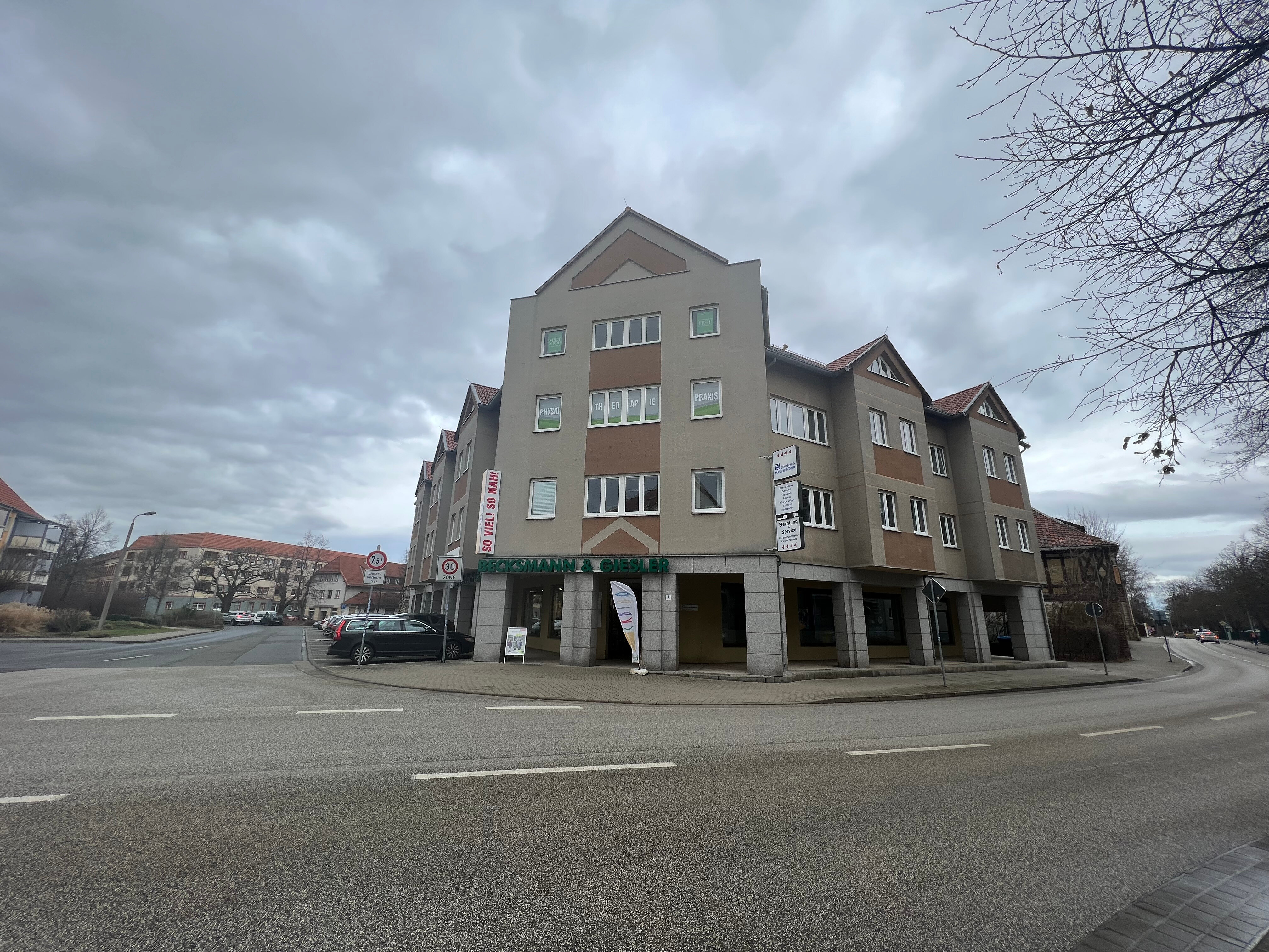 Bürofläche zur Miete 550 € 3 Zimmer 109 m²<br/>Bürofläche Halberstadt Halberstadt 38820