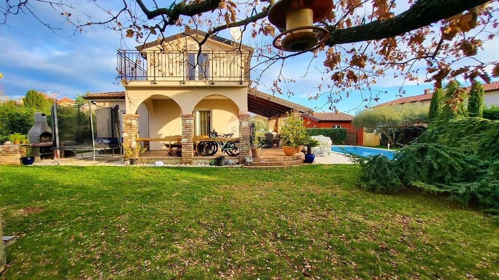 Einfamilienhaus zum Kauf 890.000 € 7 Zimmer 200 m² 1.068 m² Grundstück Umag 52470