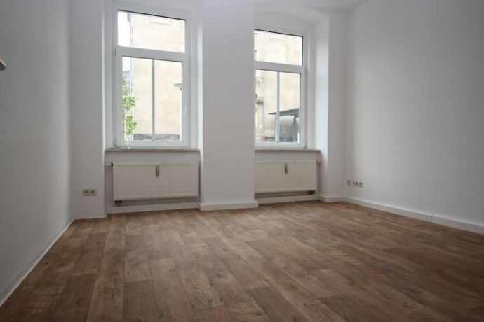 Wohnung zur Miete 202 € 1 Zimmer 33,2 m²<br/>Wohnfläche EG<br/>Geschoss ab sofort<br/>Verfügbarkeit Leibnizstraße 26 Südvorstadt Plauen 08527