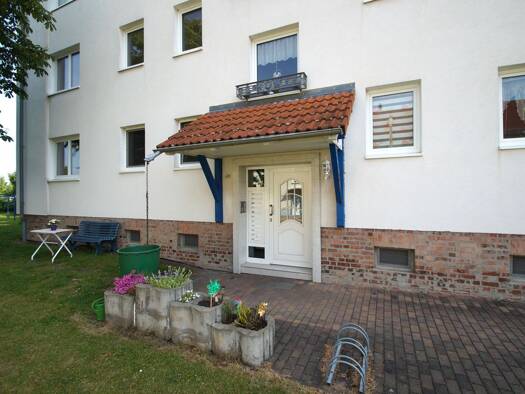 Wohnung zur Miete 322 € 2 Zimmer 48 m² 1. Geschoss Straße des Aufbaus 4a Thräna 04552