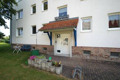 Wohnung zur Miete 322 € 2 Zimmer 48 m² 1. Geschoss Straße des Aufbaus 4a Thräna Borna 04552