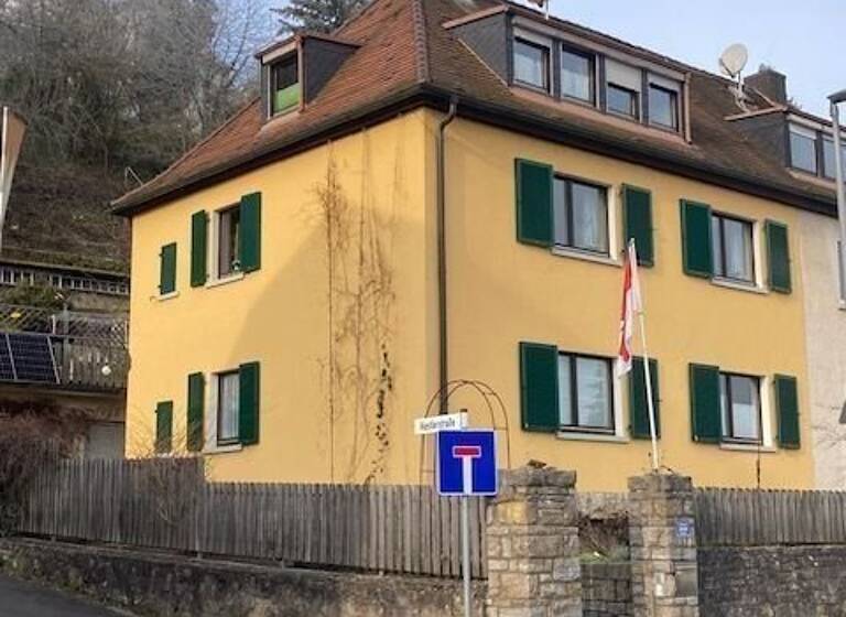 Haus zum Kauf 490.000 € 7 Zimmer 175 m²<br/>Wohnfläche 748 m²<br/>Grundstück Zell a. Main 97299