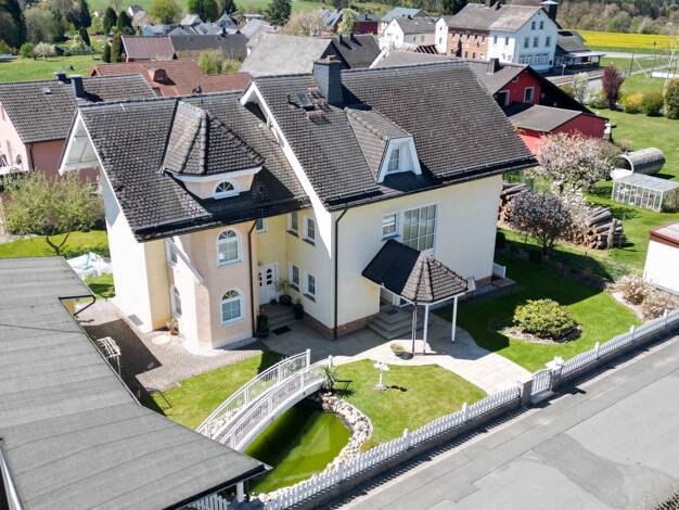 Mehrfamilienhaus zum Kauf 348.000 € 12 Zimmer 298 m² 787 m² Grundstück Neuensorg Marktleugast 95352