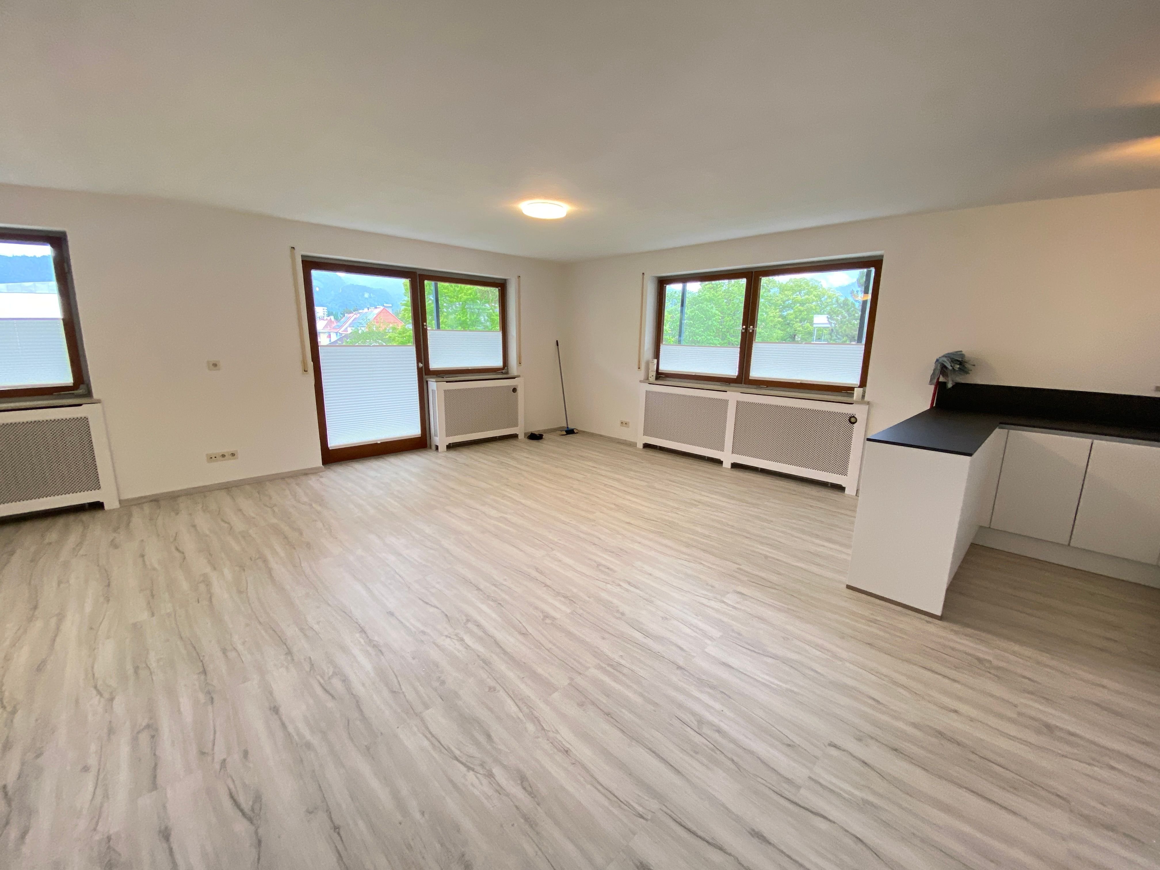 Wohnung zum Kauf 275.000 € 2 Zimmer 75 m²<br/>Wohnfläche 3.<br/>Geschoss Bad Reichenhall Bad Reichenhall 83435