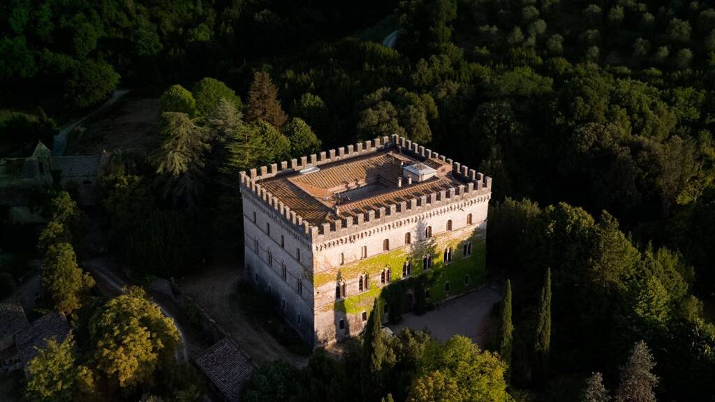 Villa zum Kauf 5.200.000 € 16 Zimmer 1.000 m² 250.000 m² Grundstück frei ab sofort Siena