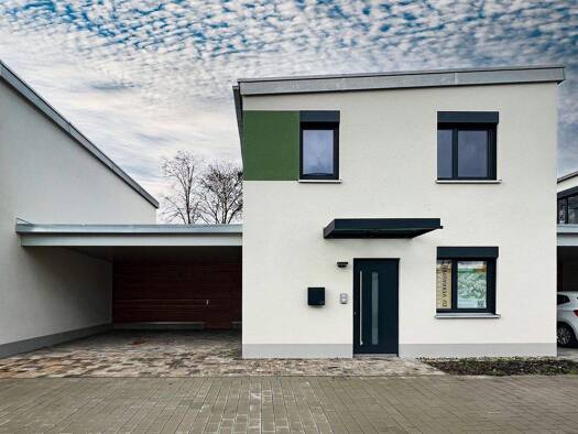 Einfamilienhaus zum Kauf - Erstbezug provisionsfrei 579.000 € 4 Zimmer 144,3 m² 239 m² Grundstück frei ab sofort Kapellenweg 33 Grafenrheinfeld 97506