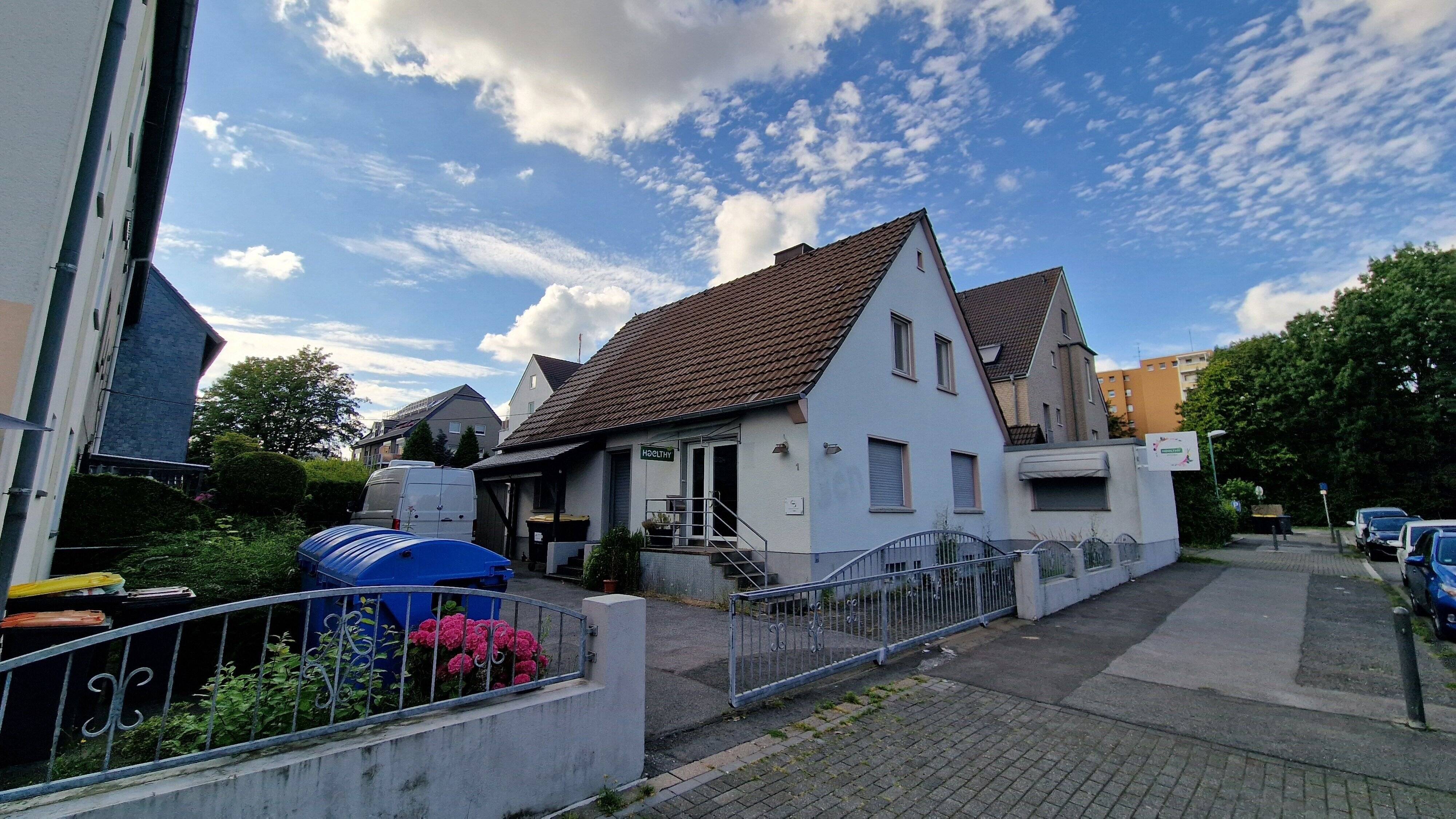 Einfamilienhaus zum Kauf 450.000 € 314 m²<br/>Wohnfläche 518 m²<br/>Grundstück ab sofort<br/>Verfügbarkeit Alte Bahn 1 Velbert-Mitte Velbert 42549