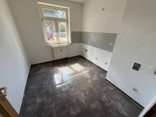 Wohnung zur Miete 370 € 3 Zimmer 60 m² EG frei ab sofort Friedrich-Ebert-Straße 62 Leuna Leuna 06237