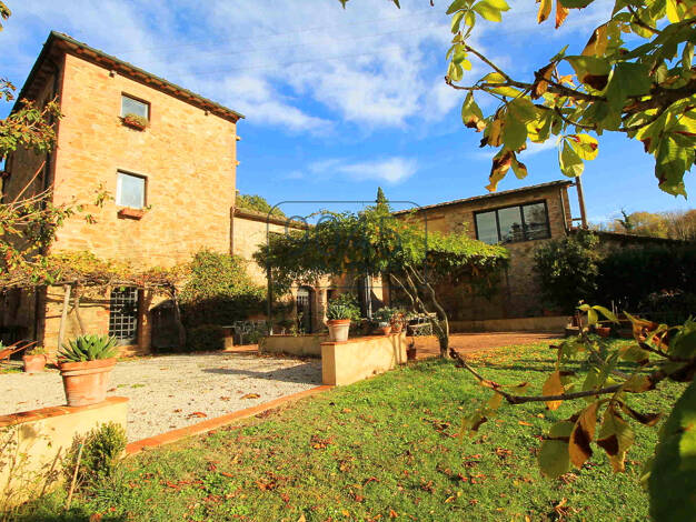 Einfamilienhaus zum Kauf 1.300.000 € 12 Zimmer 400 m² 10.000 m² Grundstück Montaione 50050