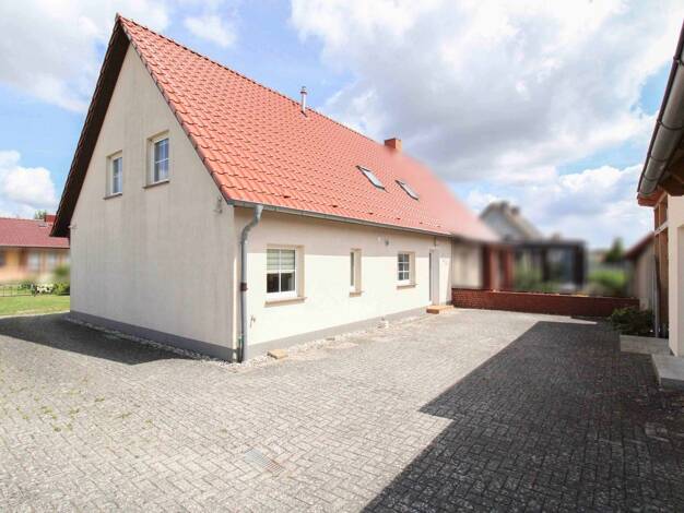 Doppelhaushälfte zum Kauf 279.000 € 4 Zimmer 114 m² 471 m² Grundstück Tribsees 18465