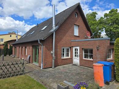 Haus zum Kauf 8 Zimmer 200 m² 1.000 m² Grundstück frei ab sofort Zudar Garz/Rügen 18574