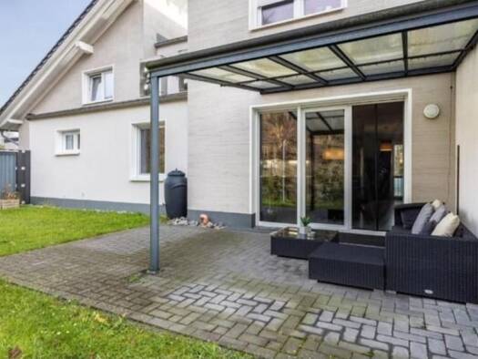 Haus zum Kauf 1.690.000 € 13 Zimmer 325 m² 2.000 m² Grundstück Buke Altenbeken 33184