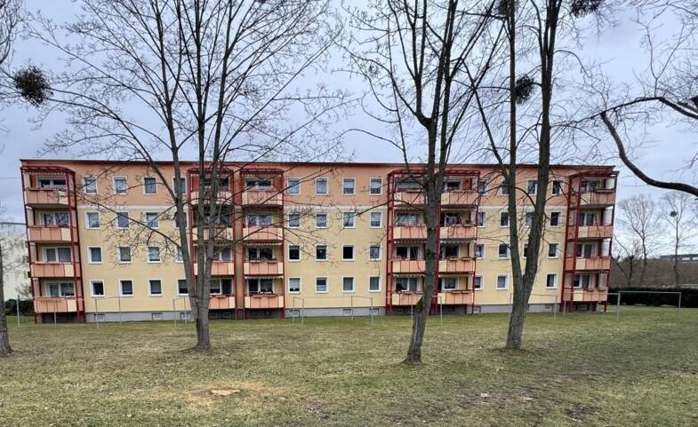 Wohnung zum Kauf 75.000 € 4 Zimmer 66,4 m² frei ab sofort Eisenberg Eisenberg 07607