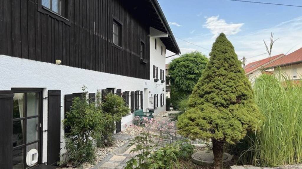 Einfamilienhaus zum Kauf 1.790.000 € 12 Zimmer 600 m² 3.000 m² Grundstück Tuntenhausen 83104