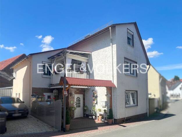 Haus zum Kauf 245.000 € 7 Zimmer 105 m² Grundstück Niederselters Selters 65618