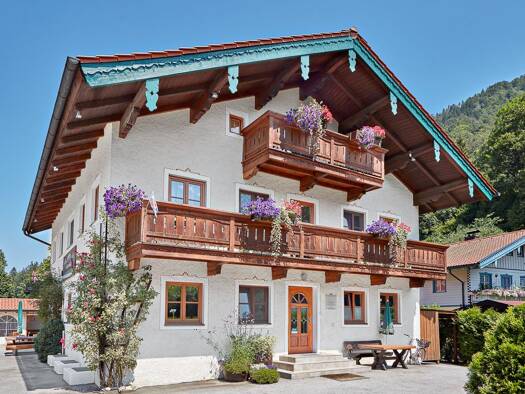 Hotel zum Kauf 1.298.000 € 11 Zimmer 56,8 m² Gastrofläche 1.120 m² Grundstück Ruhpolding Ruhpolding 83324