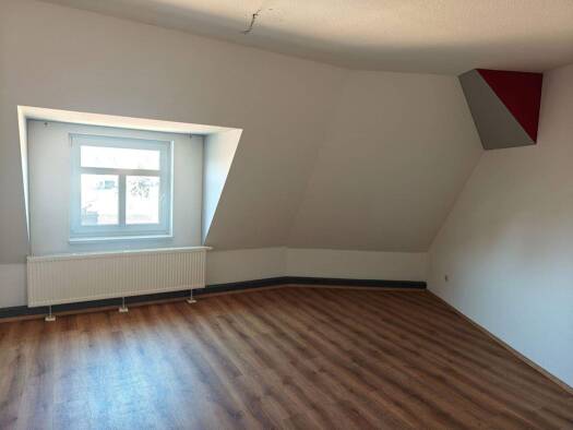 Wohnung zur Miete 528 € 4 Zimmer 88 m² 2. Geschoss frei ab sofort Bornaer Straße 16 Regis-Breitingen 04565