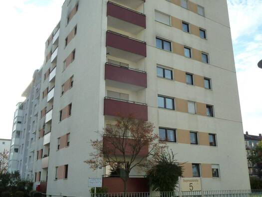 Wohnung zum Kauf 205.000 € 2 Zimmer 54,8 m² Geschoss 7/7 frei ab sofort Stegerwaldstraße 5 Burghausen Burghausen 84489