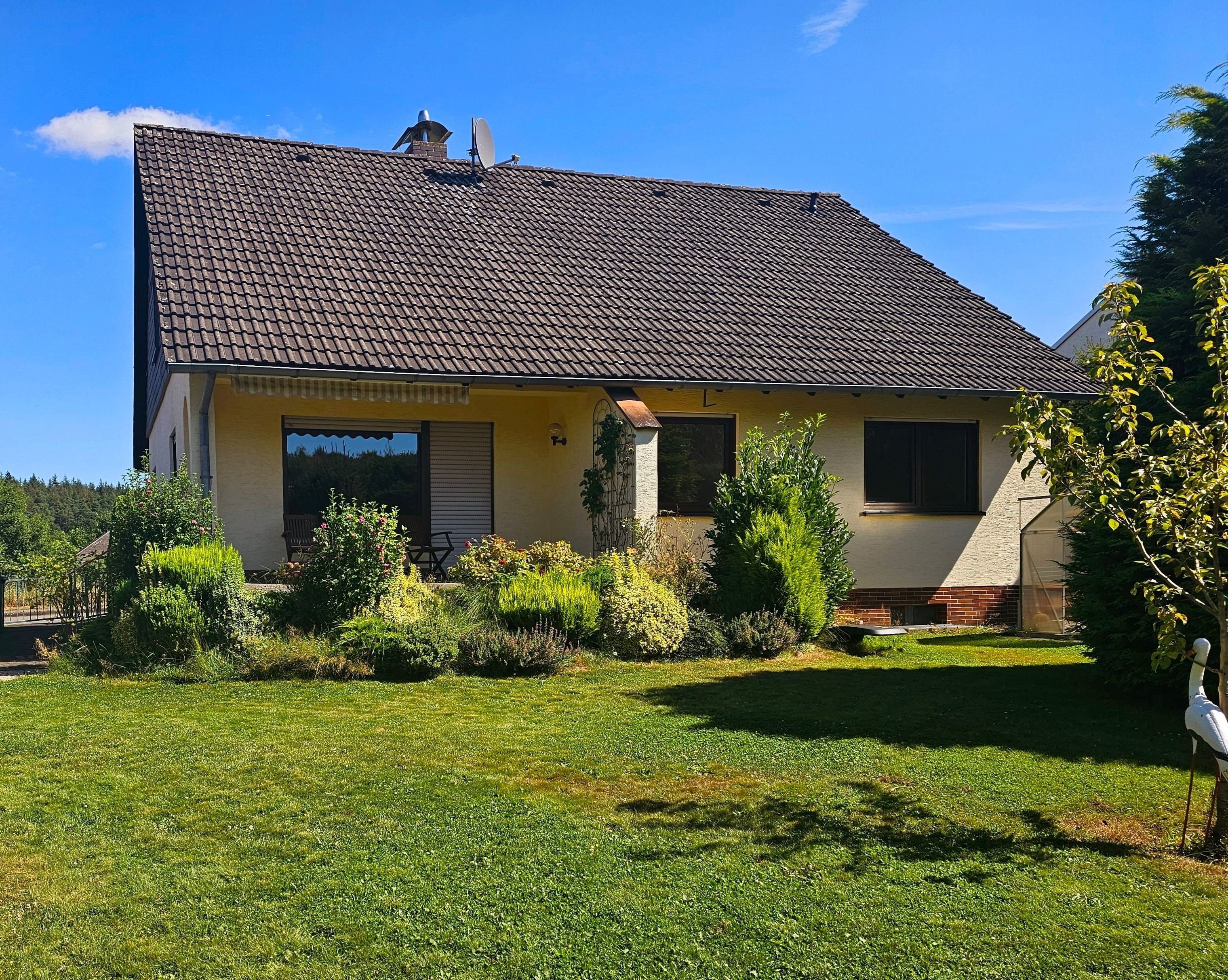 Einfamilienhaus zum Kauf provisionsfrei 470.000 € 4 Zimmer 98 m²<br/>Wohnfläche 955 m²<br/>Grundstück ab sofort<br/>Verfügbarkeit Cappel Marburg 35043