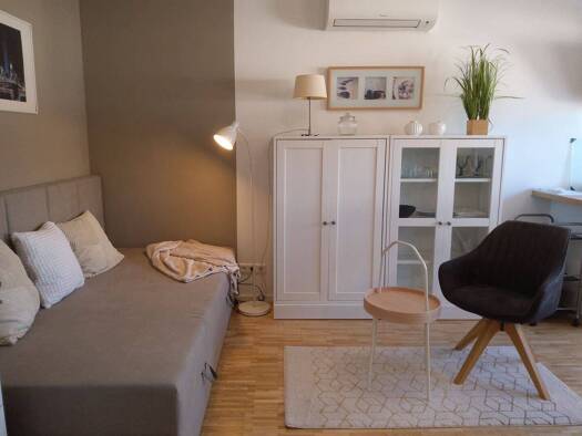 Wohnung zur Miete 640 € 1 Zimmer 24 m² Geschoss 2/3 frei ab sofort Weingarten 76356