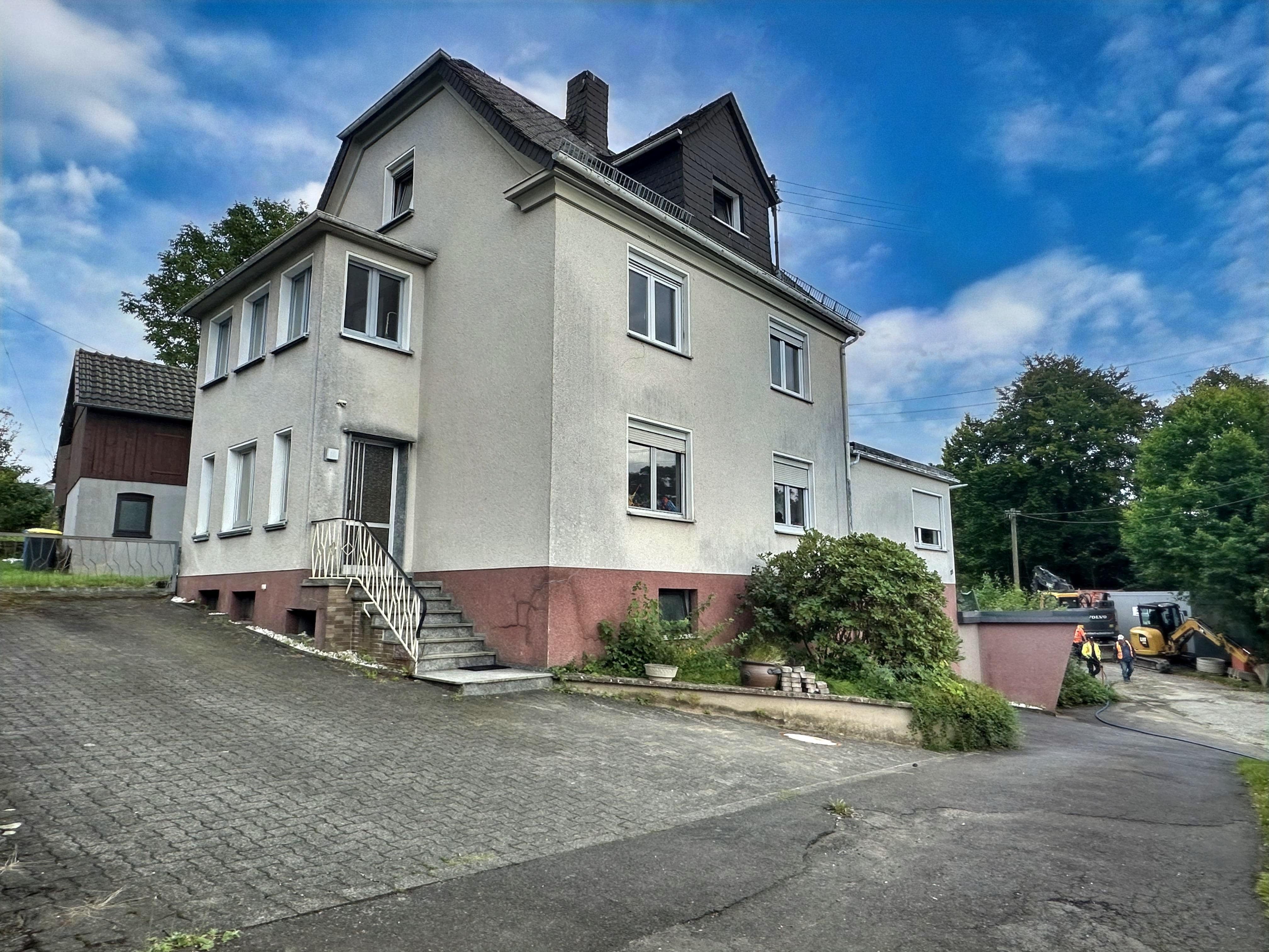 Mehrfamilienhaus zum Kauf 179.000 € 7 Zimmer 187 m²<br/>Wohnfläche 777 m²<br/>Grundstück Wissen 57537