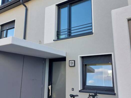 Reihenhaus zur Miete 1.990 € 5 Zimmer 145 m² 260 m² Grundstück frei ab 01.04.2026 Bruck Erlangen 91058