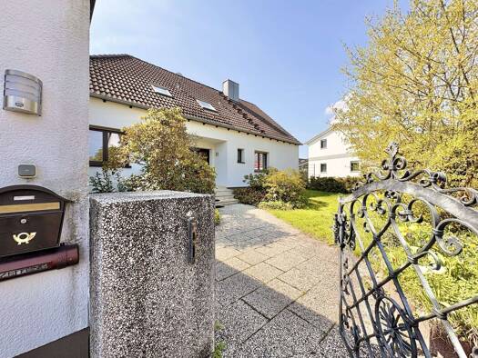 Einfamilienhaus zum Kauf 595.000 € 7 Zimmer 225 m² 758 m² Grundstück Wachendorf Cadolzburg 90556
