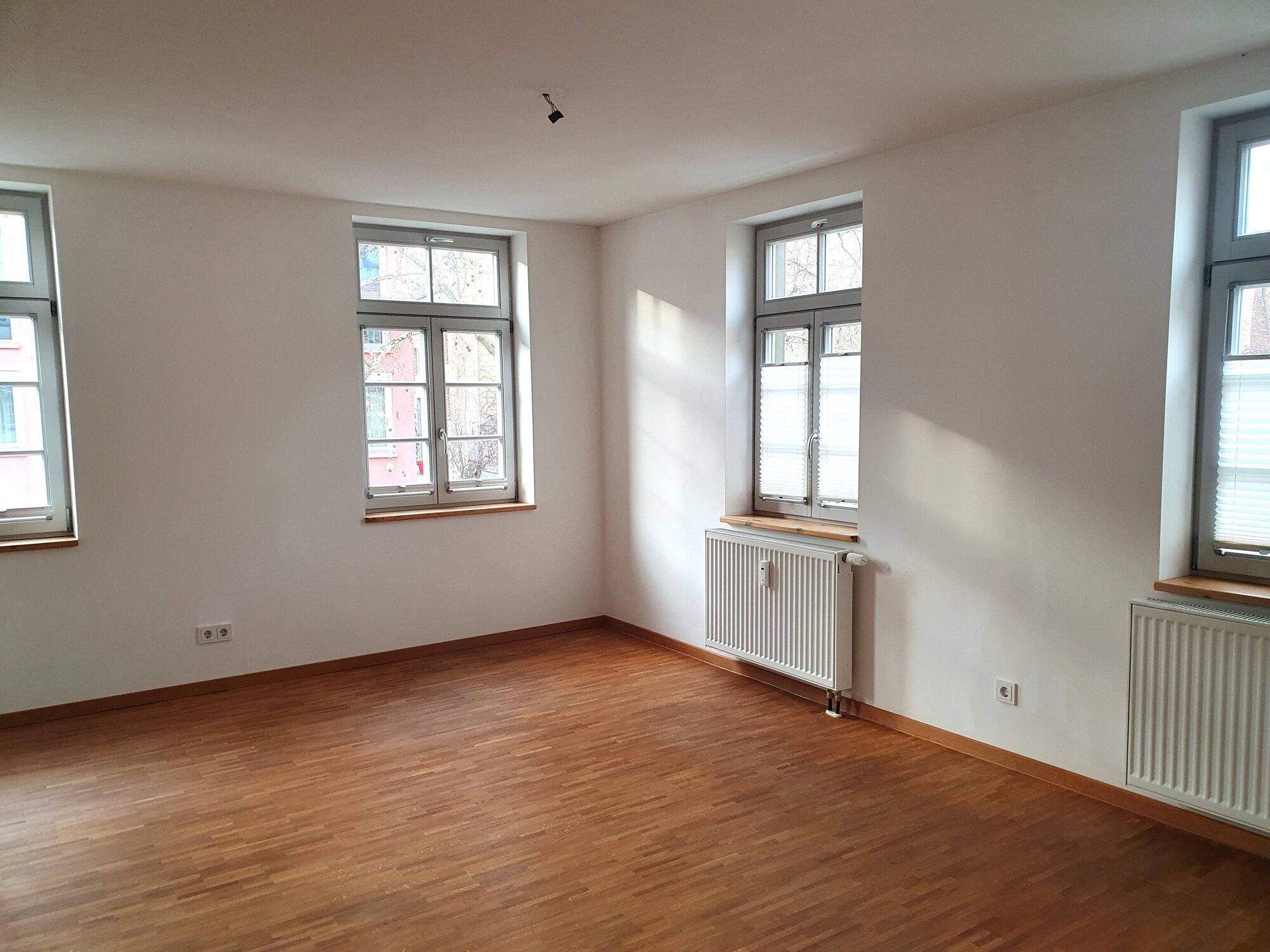 Wohnung zur Miete 1.200 € 2,5 Zimmer 77 m²<br/>Wohnfläche 1.<br/>Geschoss 01.01.2025<br/>Verfügbarkeit Fellbach - Kernstadt Fellbach 70734