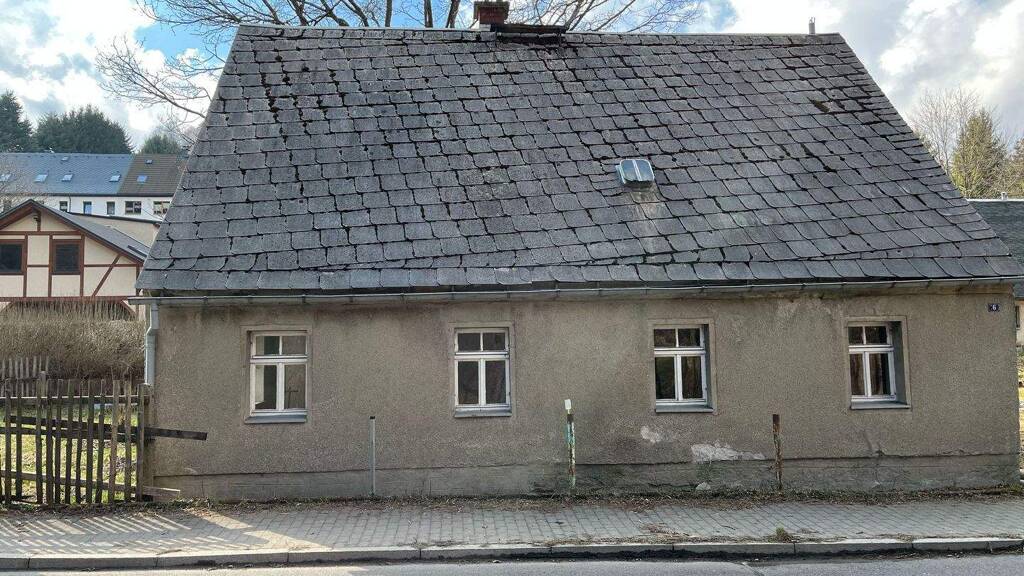 Einfamilienhaus zum Kauf 35.000 € 9 Zimmer 80 m² 1.801 m² Grundstück frei ab sofort Sehmatal-Sehma Sehmatal 09465