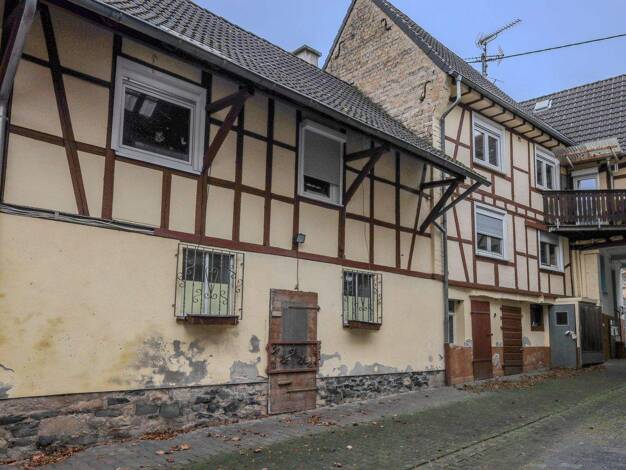 Mehrfamilienhaus zum Kauf provisionsfrei 139.000 € 10 Zimmer 170 m² 588 m² Grundstück Dauernheim Ranstadt 63691