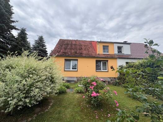 Doppelhaushälfte zum Kauf provisionsfrei 98.500 € 4,5 Zimmer 100 m² 914 m² Grundstück Klein Plasten Groß Plasten 17192