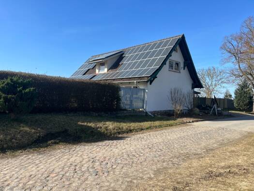 Einfamilienhaus zum Kauf 220.000 € 6 Zimmer 165 m² 2.110 m² Grundstück Hasseldorf Lindenberg 17111