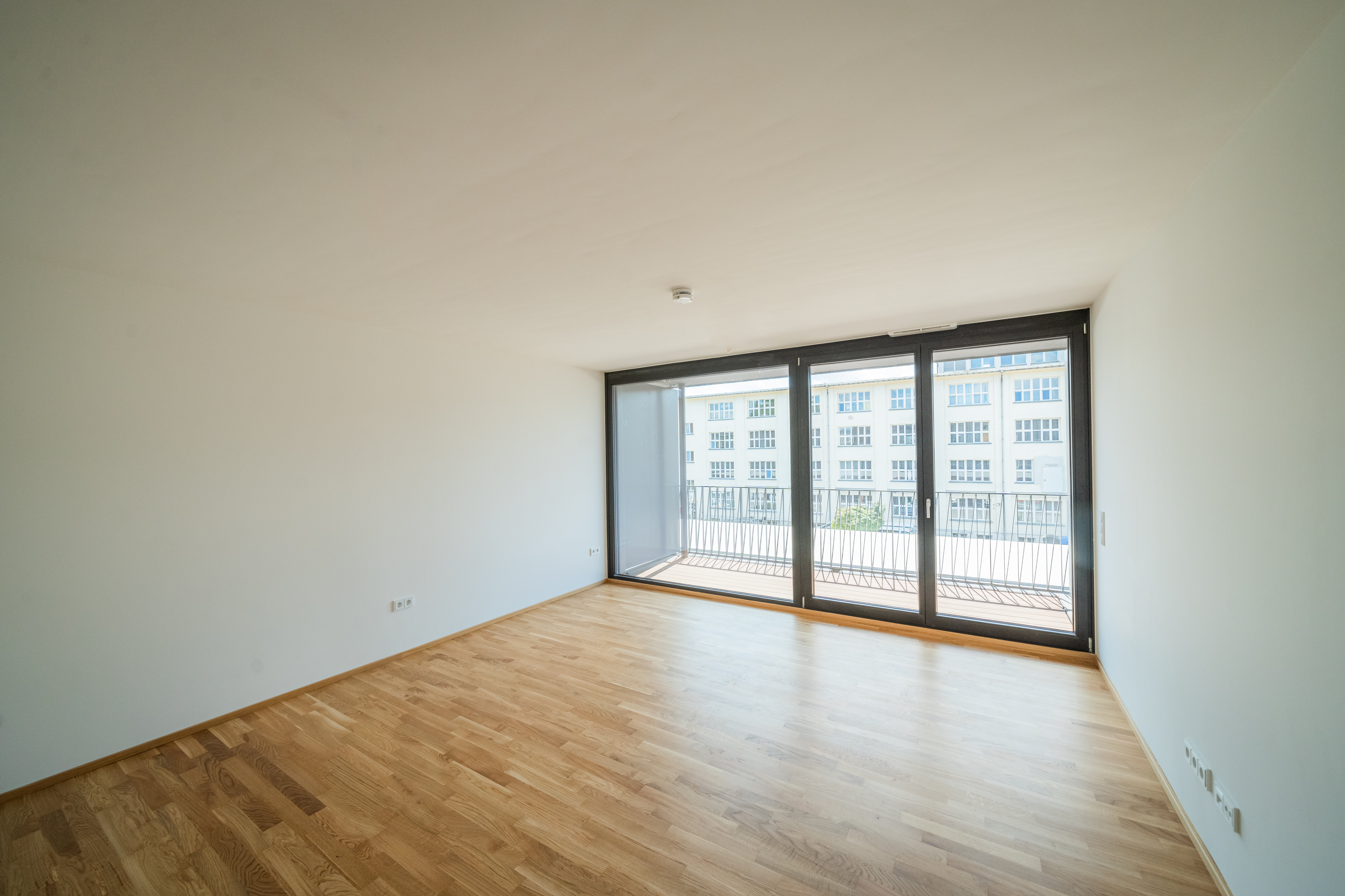 Wohnung zum Kauf provisionsfrei 188.100 € 1 Zimmer 40 m²<br/>Wohnfläche EG<br/>Geschoss ab sofort<br/>Verfügbarkeit Leipziger Vorstadt (Eisenbahnstr.) Dresden 01127